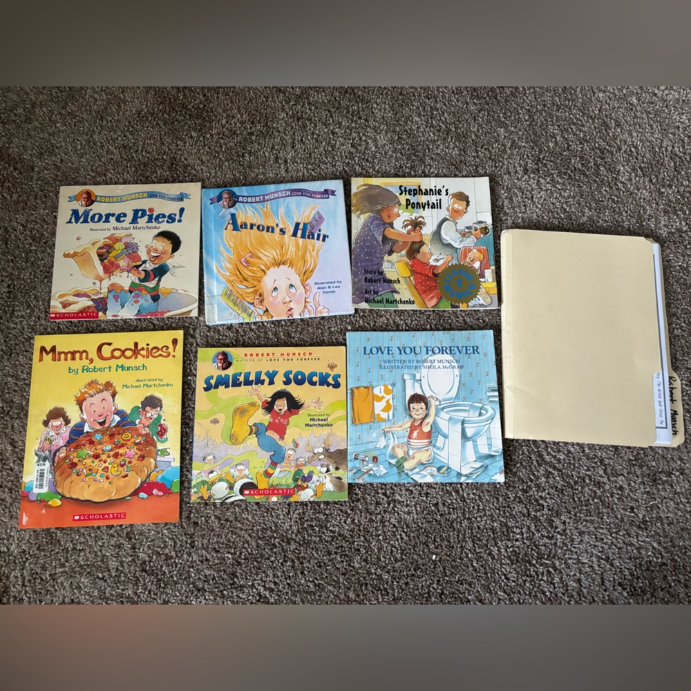 ROBERT MUNSCH Children's Book Collection (6)